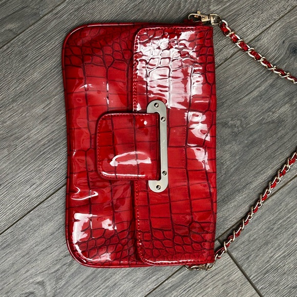 avon red faux alligator crossbody purse Glam, Holiday style, night out! - Picture 2 of 7